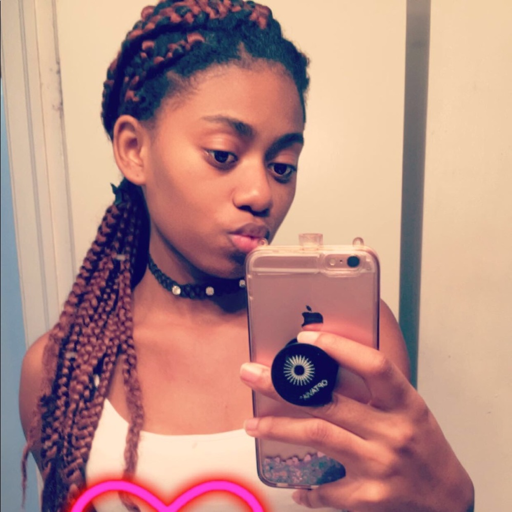 Meet your Posher, Kayla